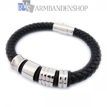 Zwarte leren armband met rvs edelstaal. Zwarte leren armband met rvs edelstaal.